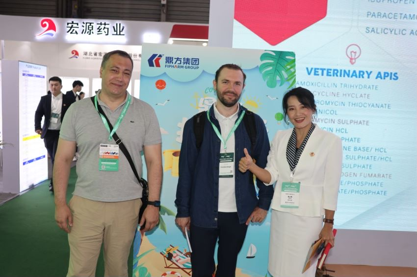 问鼎国际亮相上海CPHI